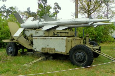 Almanya, Berlin, Askeri Tarih Müzesi, Sovyet kısa menzilli uçaksavar füze sistemi S-125 Newa (Pechora SA-3 Goa)