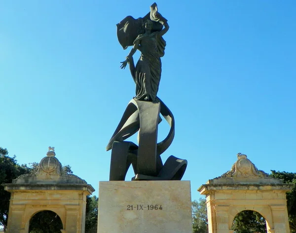 Malta Floriana Furjana Jardins Maglio Centro Comercial Monumento Independência — Fotografia de Stock
