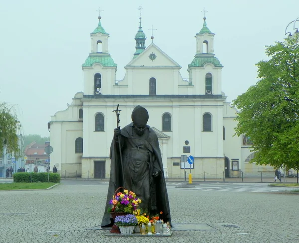 Πολωνία Czestochowa Πλατεία Daszynsky Άγαλμα Του Ιωάννη Παύλου — Φωτογραφία Αρχείου