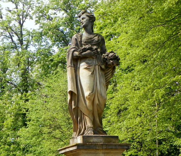 Deutschland Potsdam Park Sanssouci Neues Schloss Statue Einer Frau Die — Stockfoto
