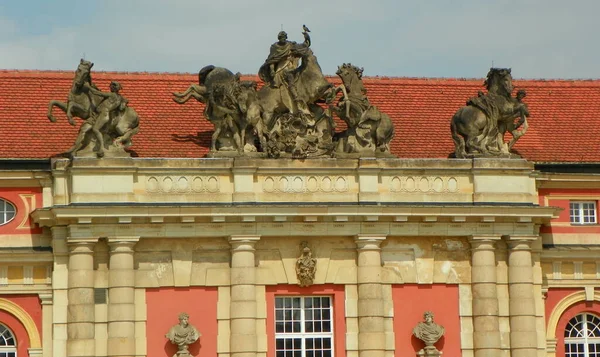 Deutschland Potsdam Bundesstrasse Dachgeschoss Über Dem Haupteingang Zum Filmmuseum — Stockfoto