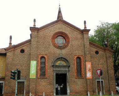 İtalya, Milan, Saint Mary White Kilisesi, Kilise cephesi