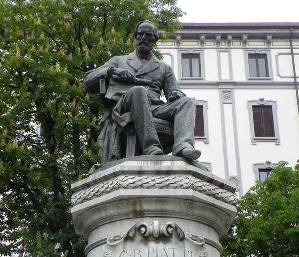 이탈리아 밀라노 Giovanni Battista Piatti Monument — 스톡 사진