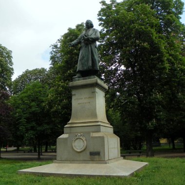 İtalya, Milan, Porta Venezia Bahçeleri, Antonio Stoppani anıtı