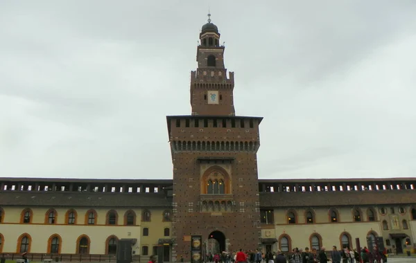 Italië Milaan Kasteel Sforza Koninklijke Binnenplaats Torre Del Filarete — Stockfoto