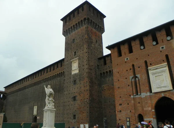 Itália Milão Castelo Sforza Pátio Real Torre Portão — Fotografia de Stock