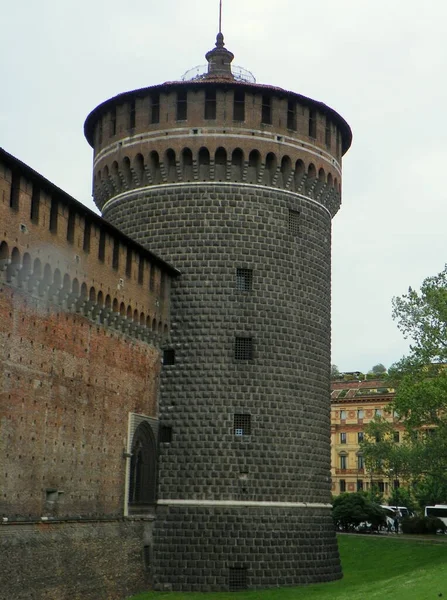 Itália Milão Castelo Sforza Pátio Real Torre Lateral — Fotografia de Stock