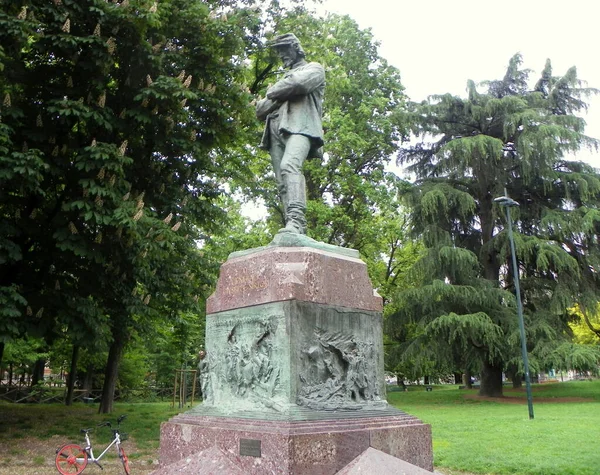 Itália Milão Parque Indro Montanelli Monumento Giuseppe Sirtori — Fotografia de Stock