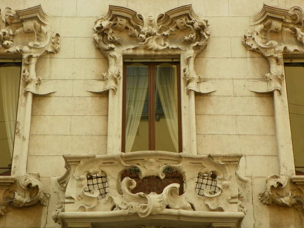 Talya Milan Conservatorio Dekoratif Balkon Pencere — Stok fotoğraf