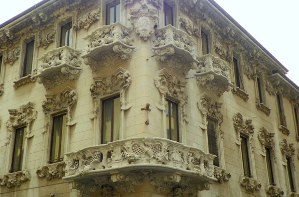 Italia Milán Conservatorio Diseño Decorativo Balcones Casas — Foto de Stock