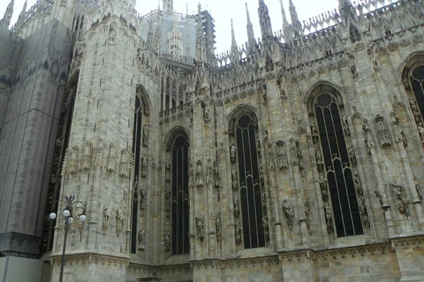 Italia Milán Catedral Milán Elemento Fachada Ventanas Esculturas — Foto de Stock