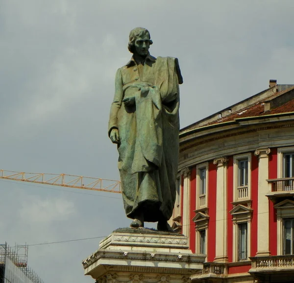 Olaszország Milánó Piazza Cordusio Giuseppe Parini Emlékműve — Stock Fotó