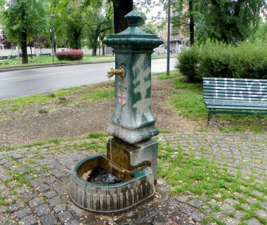 İtalya, Milan, Piazza Francesco Durante, eski bir el pompası.