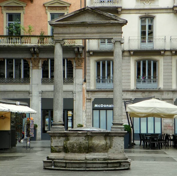 Italien Milano Piazza Mercanti Merchants Square Väl Talet Med Två — Stockfoto