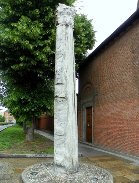 Italië Milaan Piazza Sant Ambrogio Zuil Van Duivel — Stockfoto