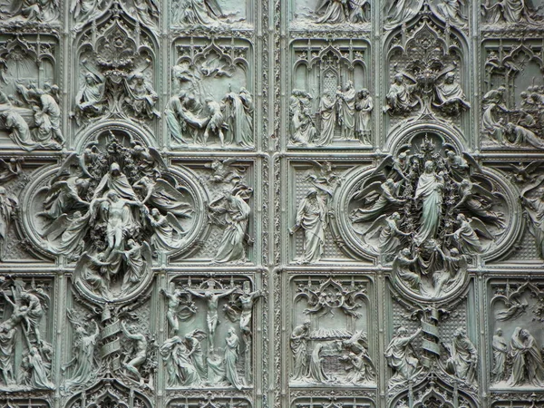 Italy Milan Milan Cathedral Sculpture Front Door Cathedral — Stock Photo, Image