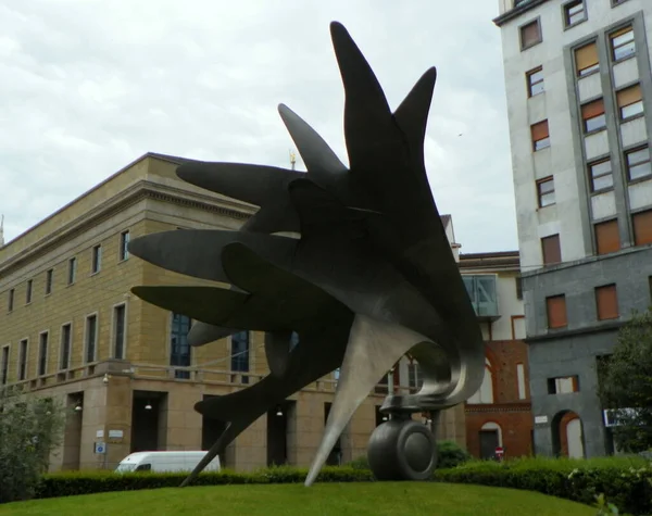 Italy Milan Piazza Armando Diaz Carabineers Monument — ストック写真