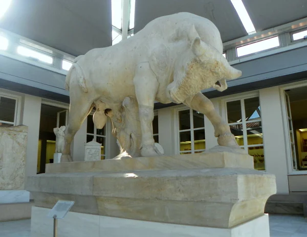 Greece Athens Kerameikos Archaeological Museum Bull Installed Grave Dionysius — ストック写真
