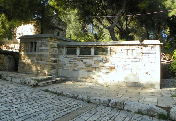Ελλάδα Αθήνα Λόφος Φιλοπάππου Παλαιά Τουαλέτα — Φωτογραφία Αρχείου