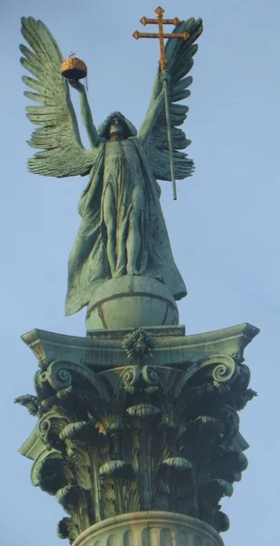 Hungary Budapest Heroes Square Millennium Memorial Statue Archangel Gabriel — Stok fotoğraf