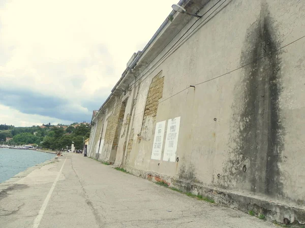 Slowenien Portoroz Bürgersteig Und Lagerhallen Damm — Stockfoto