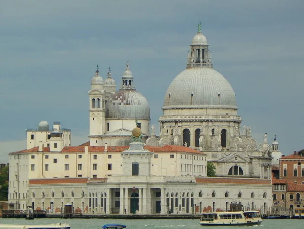 Talya Venedik Punta Della Dogana Basilica Santa Maria Della Salute — Stok fotoğraf