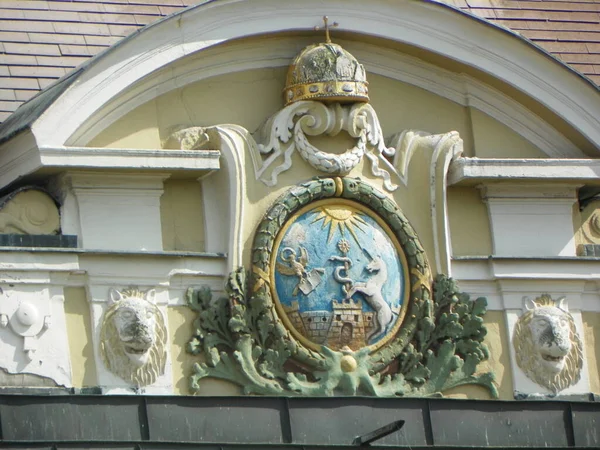 Hungary Eger Coat Arms Facade City Hall — Foto de Stock