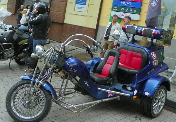 Ukraine Ivano Frankivsk Tricycle Red Seats — Fotografia de Stock