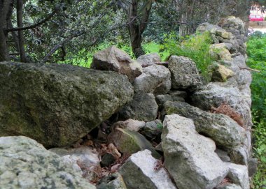 Malta, Rabat, St. Agatha's Historical Complex and Catacombs, stone fence