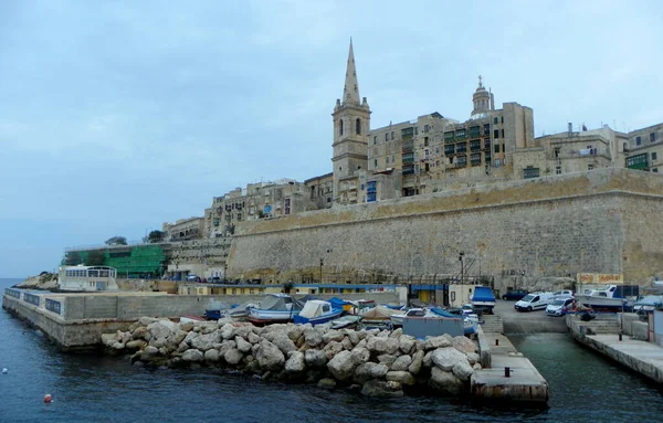 Мальта Валлетта Вид Basilica Our Lady Mount Carmel Sliema Ferry — стокове фото