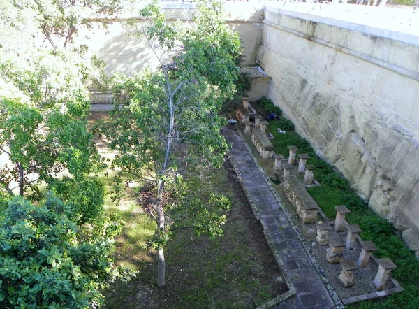 Malta Floriana Furjana Argotti Botanic Gardens Resource Centre View Walls — 图库照片