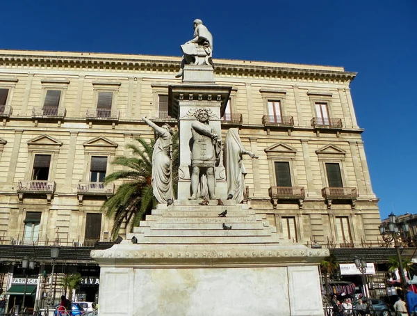 Italien Sizilien Catania Piazza Stesicoro Das Denkmal Für Vincenzo Bellini — Stockfoto
