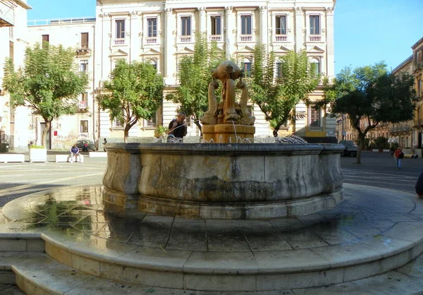 Italy Sicily Catania Piazza Vincenzo Bellini Fontana Dei Delfini —  Fotos de Stock