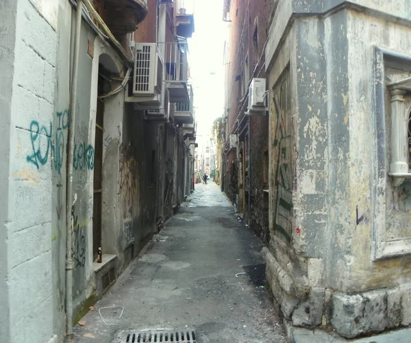 Italy, Sicily, Catania, narrow streets of the old city