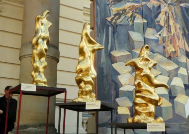 Ukraine, Lviv, Potocki Palace, bronze sculptures