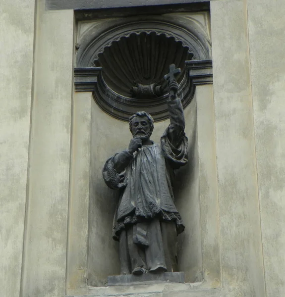 Ukraine Lviv Sculpture Facade Garrison Church Holy Apostles Peter Paul — 스톡 사진