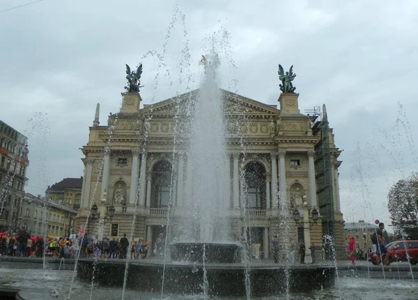 Ukraine Lviv Theatre Opera Ballet Fountain — 스톡 사진