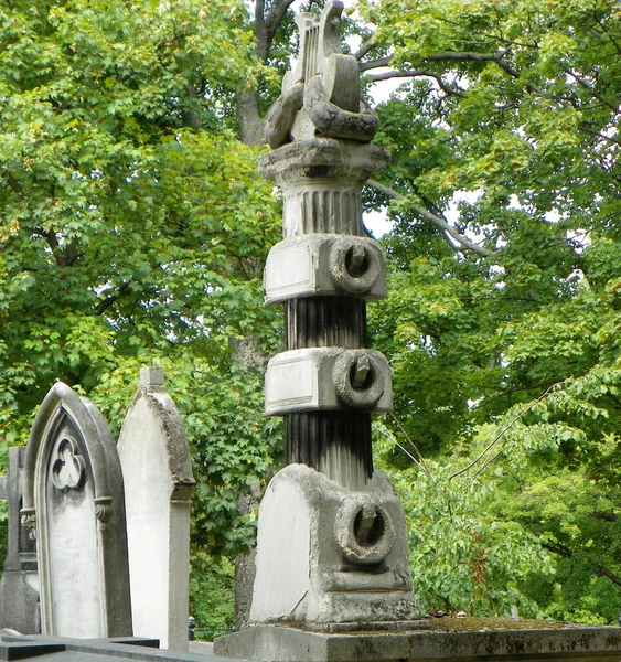 France Paris Montmartre Cemetery Tombstone Lyre — 图库照片
