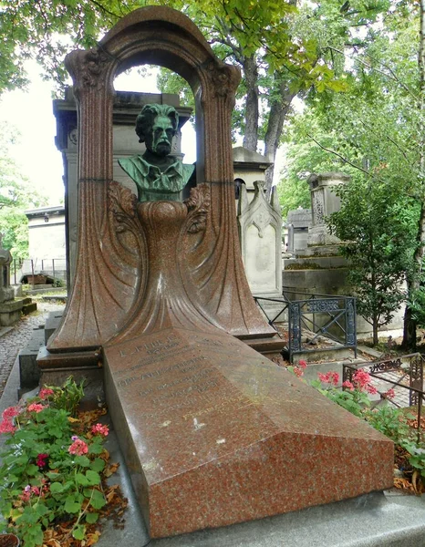 France Paris Montmartre Cemetery Emile Zola Grave — ストック写真