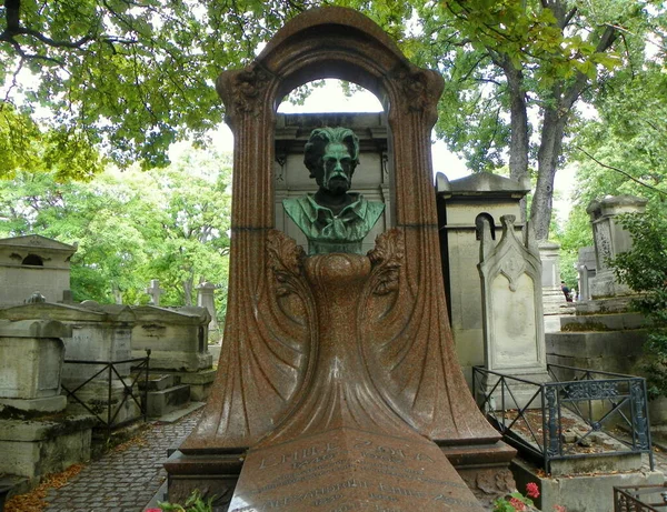 France, Paris, Montmartre Cemetery, Emile Zola grave