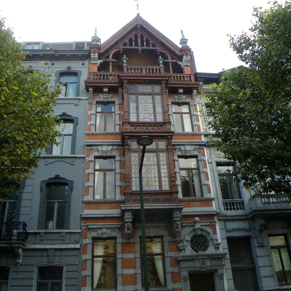 Belgium, Brussels, 62 avenue de Stalingrad, facade of orange house