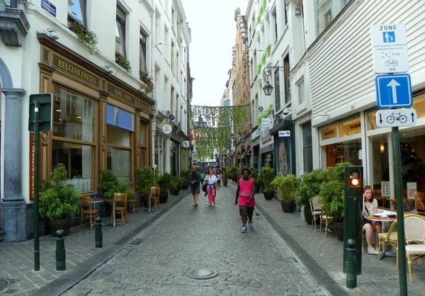 Belgium, Brussels, rue des Eperonniers, pedestrian street of the old town