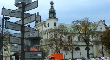 Polonya, Krakow, Saint Gertrude Caddesi, Siena St. Bernardino Kilisesi manzaralı.