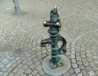 Polonya, Wroclaw, Pazar Meydanı, Cüce Orzezwiacz 'in bronz figürü