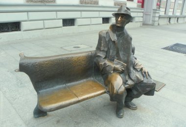Polonya, Lodz, Piotrkowska, Tuwim 's Bench