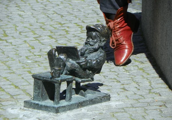 Pologne Wroclaw Une Sculpture Gnome Hacker Dans Centre Ville — Photo