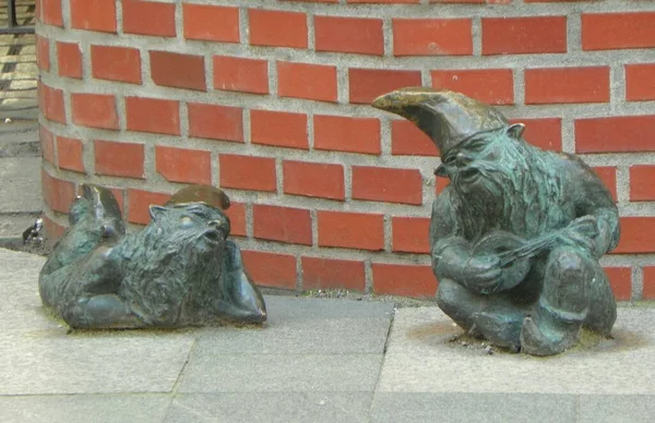 Polen Wroclaw Olavska Straße Bronzefiguren Eines Zwergenhaften Buskers Und Musik — Stockfoto