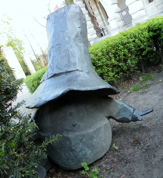 Lengyelország Wroclaw Színház Tér Egy Törpe Bronz Alakja — Stock Fotó