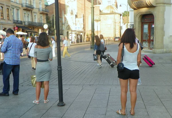 Polonia Cracovia Dos Hermosas Chicas Centro Ciudad — Foto de Stock