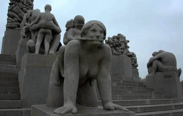 Noruega Oslo Frogner Park Esculturas Los Escalones Del Monolito — Foto de Stock